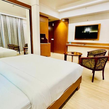 Neel Skye - Couple Friendly - Dlf My Pad, Gomtinagar , Lucknow Aparthotel Exterior photo
